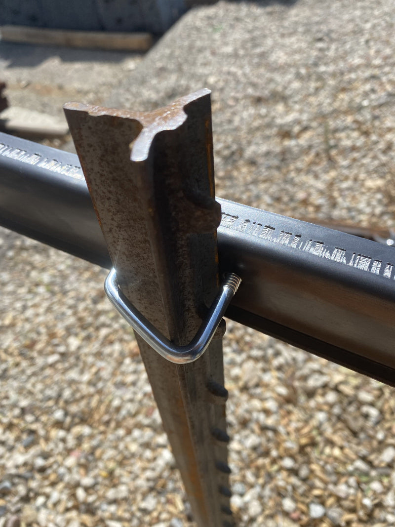 Orchard Valley Supply Crossarm for T-Post, 13 Gauge, Bend End